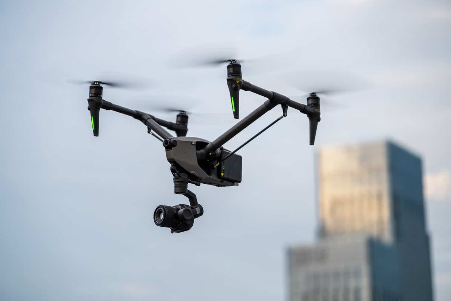 Viltrox đang từng bước xây dựng một hệ sinh thái hình ảnh toàn diện, kết nối mượt mà giữa mặt đất và bầu trời