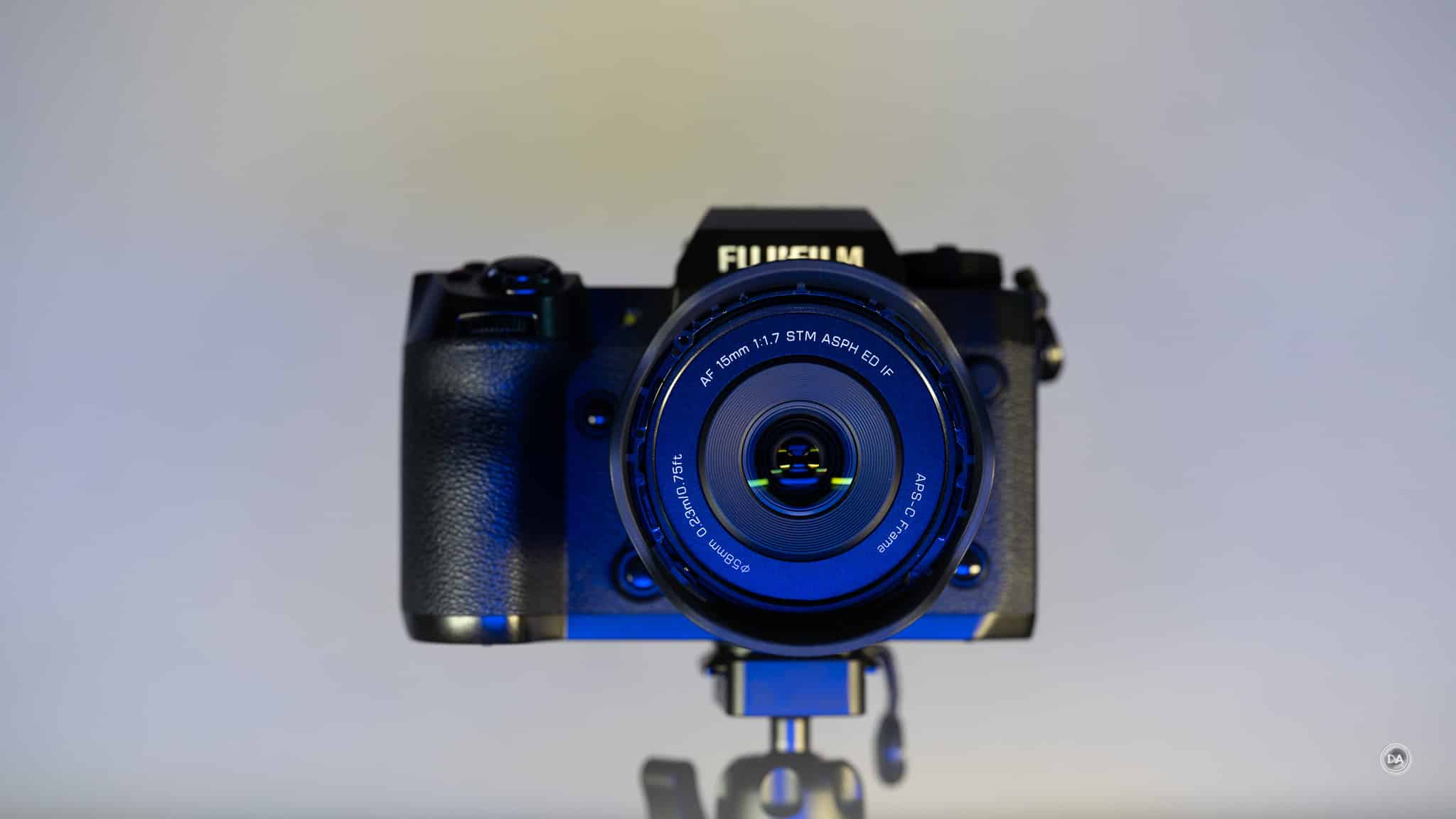 Viltrox AF 15mm f/1.7 Air vẫn là lựa chọn đáng cân nhắc cho vlog, du lịch và các video phổ thông
