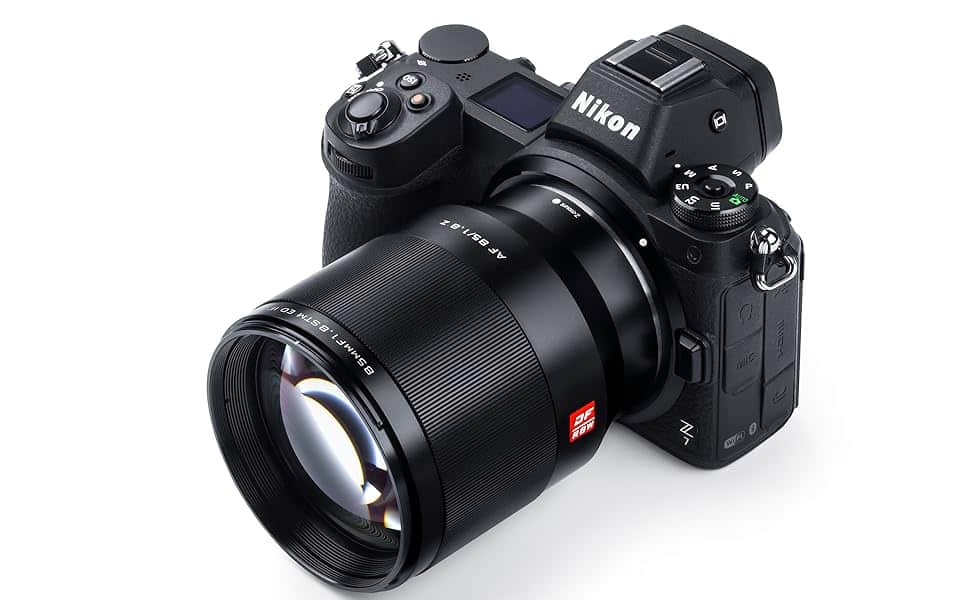 Ngàm Nikon Z có ngoại hình tổng thể khá tương đồng với Mark II, từ kích thước, trọng lượng ~540g cho đến phong cách thiết kế gọn gàng, hiện đại