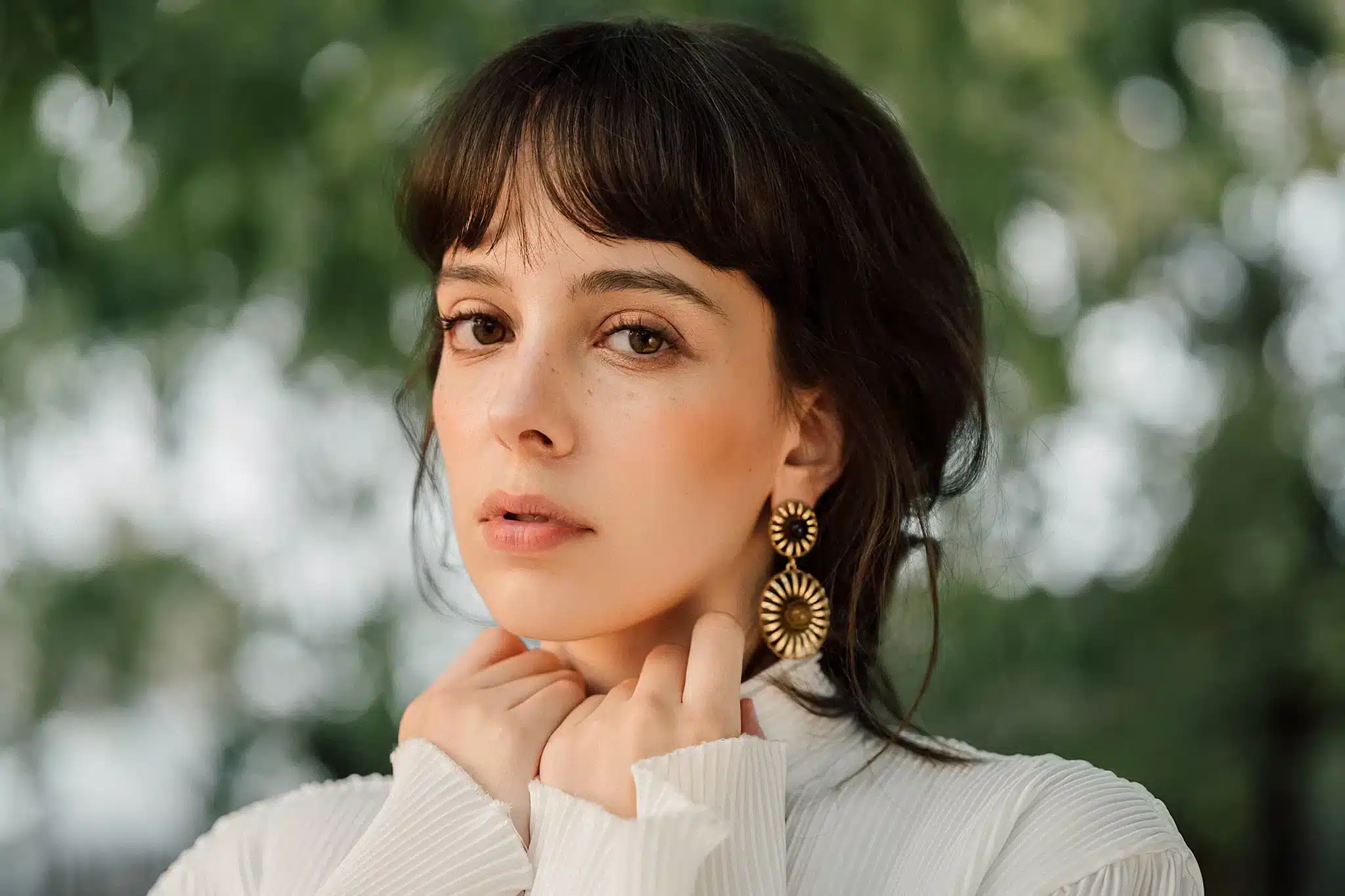 Tích hợp thấu kính UA giúp cải thiện chất lượng bokeh với vùng chuyển nét – mờ mượt mà, tự nhiên