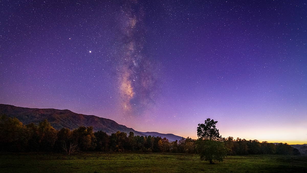 Bầu trời đêm tuyệt đẹp – bạn sẽ chọn Viltrox 16mm hay Sigma 20mm để chinh phục Milky Way?