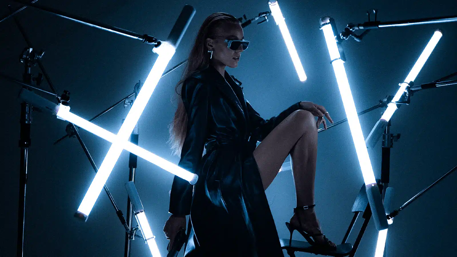 Đèn được tích hợp sẵn nhiều hiệu ứng ánh sáng giúp tạo hiệu ứng nhanh chóng