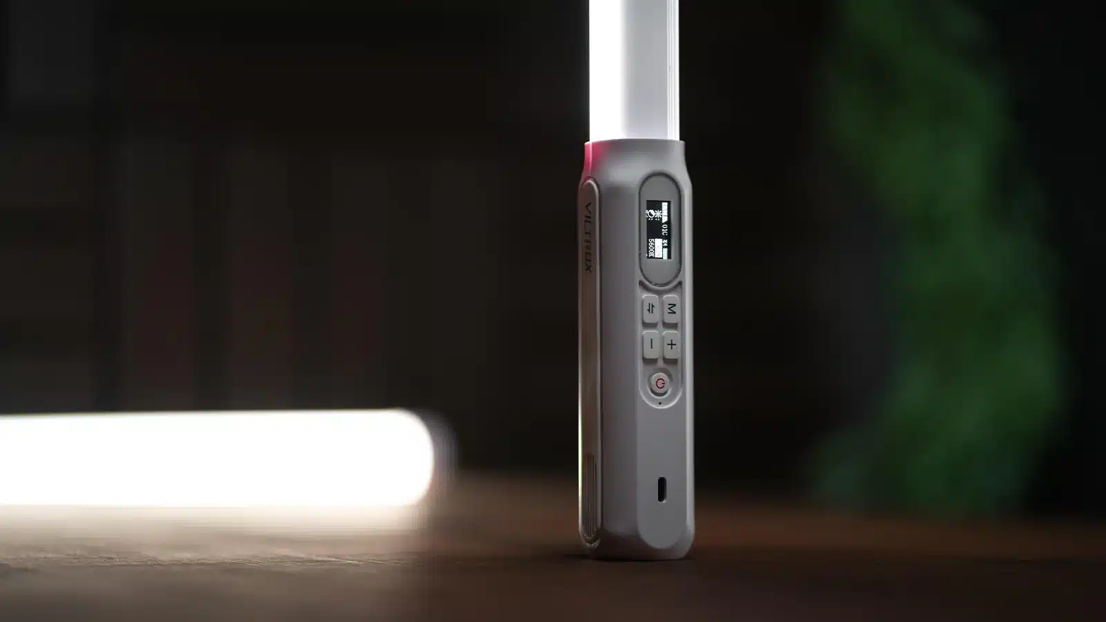 Viltrox P12 mang lại ánh sáng cân bằng giúp nâng cao chất lượng khi chụp chân dung, sản phẩm hoặc quay video