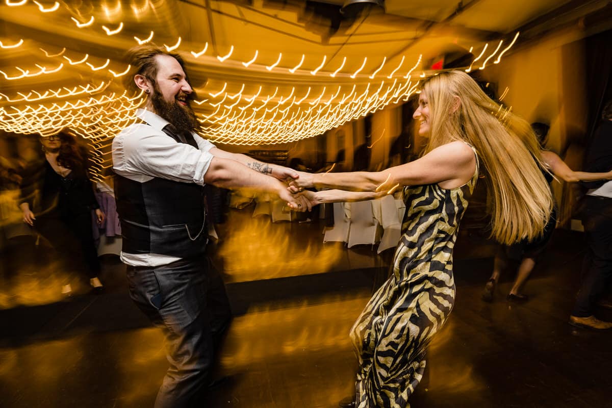 Dùng TTL trên đèn flash Viltrox khi chụp sự kiện hoặc trẻ em – Tự động điều chỉnh nhanh theo ánh sáng thay đổi