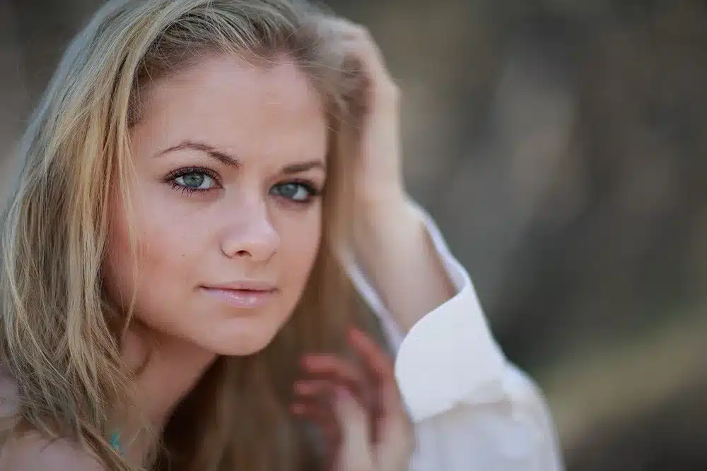 Chụp tight portrait với MOD ngắn – Khuôn mặt fill khung đẹp, bokeh mạnh mẽ và chi tiết mắt sống động