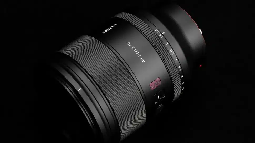 Thay đổi dễ nhận thấy nhất trên phiên bản LAB N là việc loại bỏ màn hình OLED màu