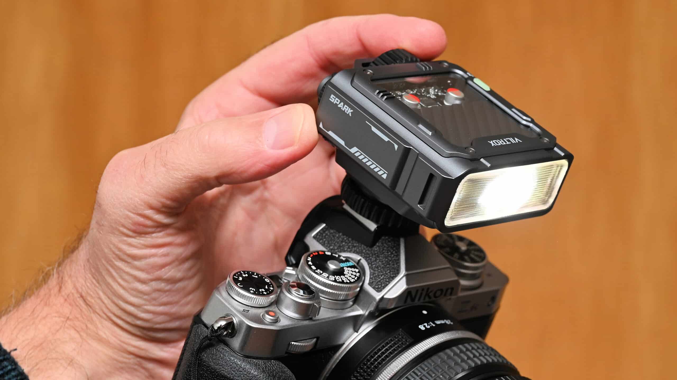 Viltrox Spark Z3 – Thiết kế hiện đại, nhỏ gọn, dễ sử dụng, phù hợp người mới và làm nội dung