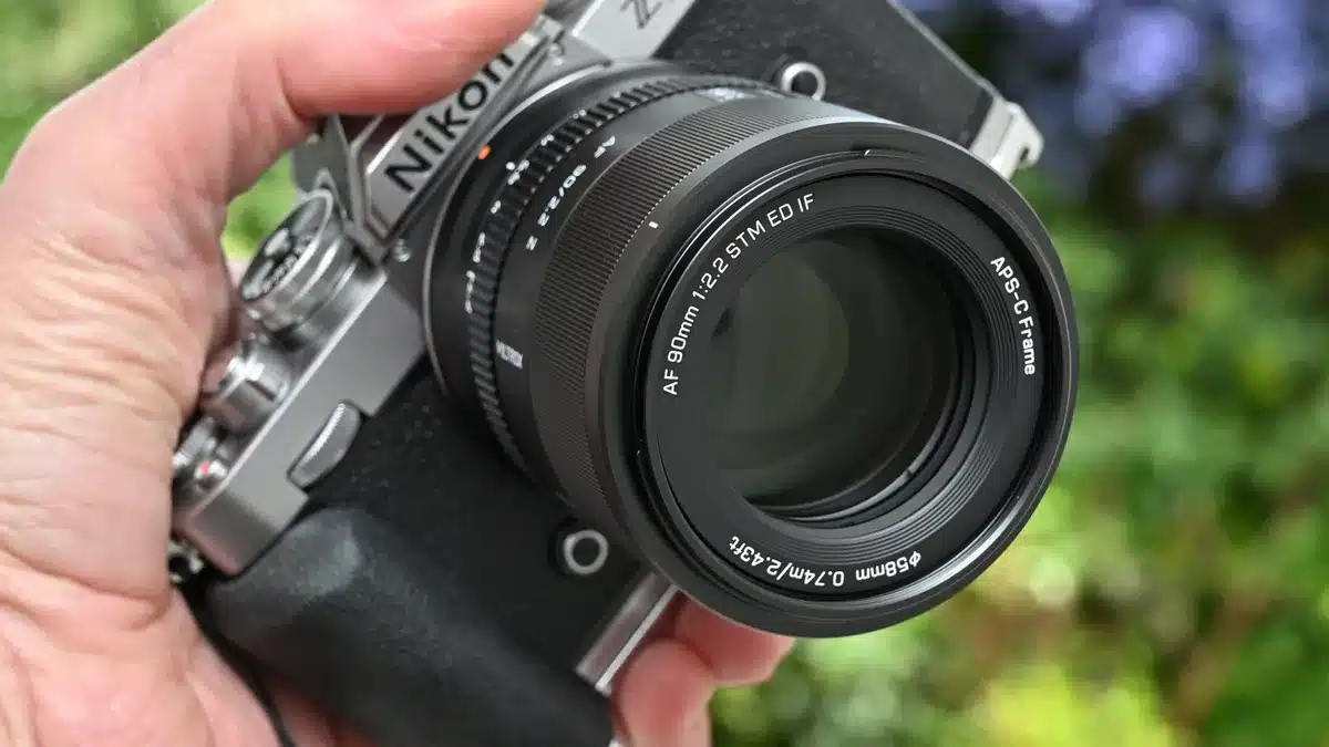 Đánh giá Viltrox 90mm f/2.2 EVO