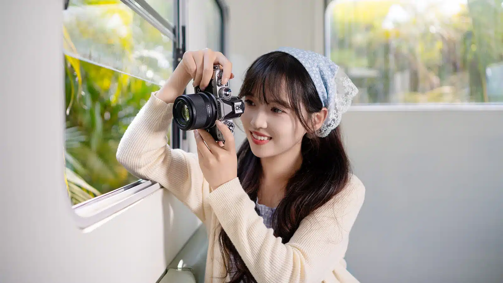 Cách tạo bokeh tròn mịn, xóa phông đẹp bằng lens Viltrox giá rẻ